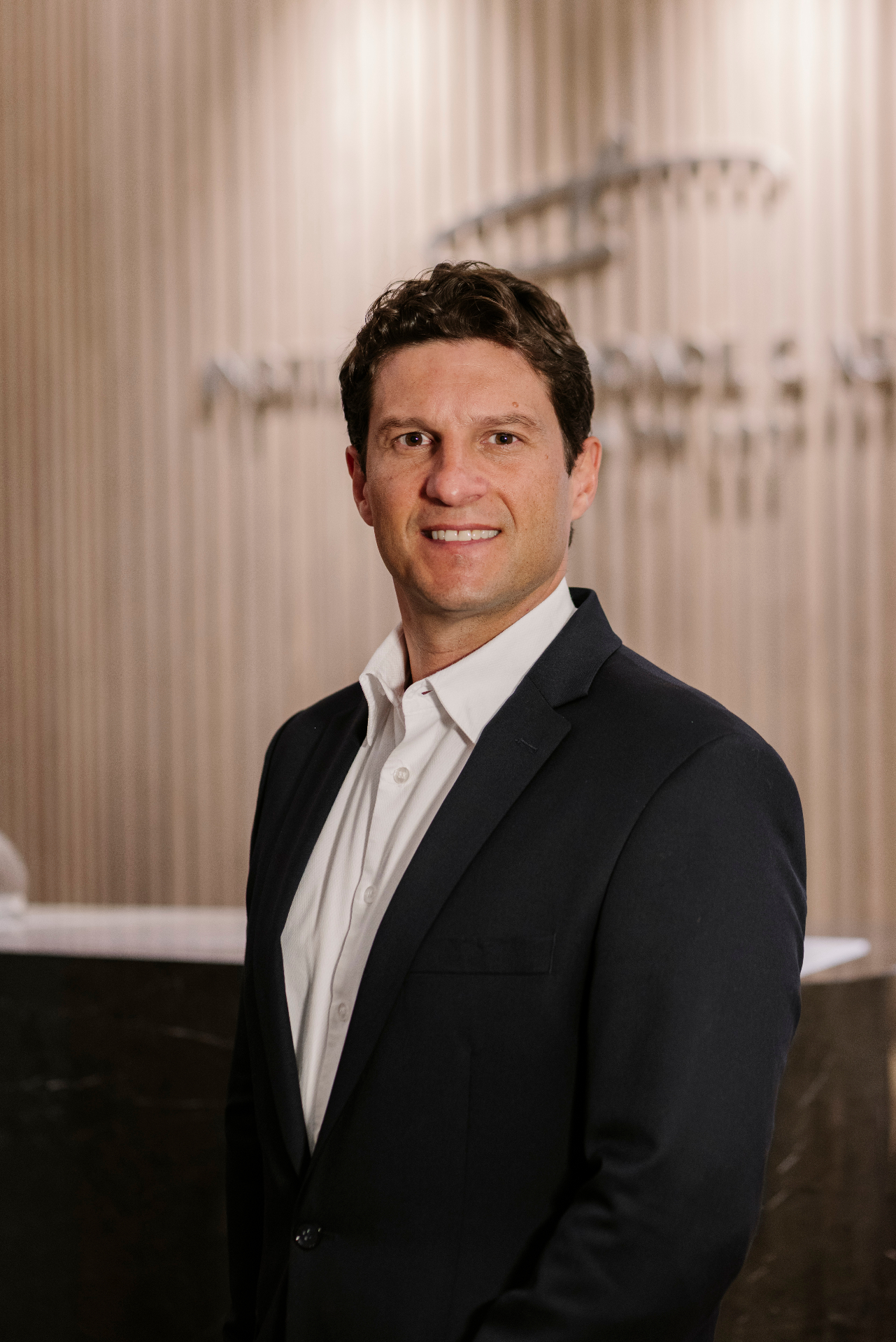 Dr. Eduardo Castro